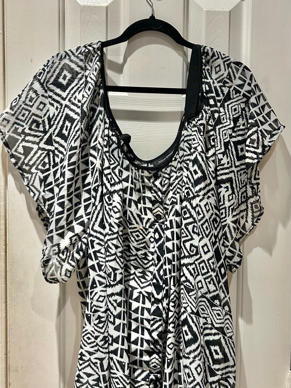 Ashley Stewart Black & White Geometric Flutter-Sleeve Tunic